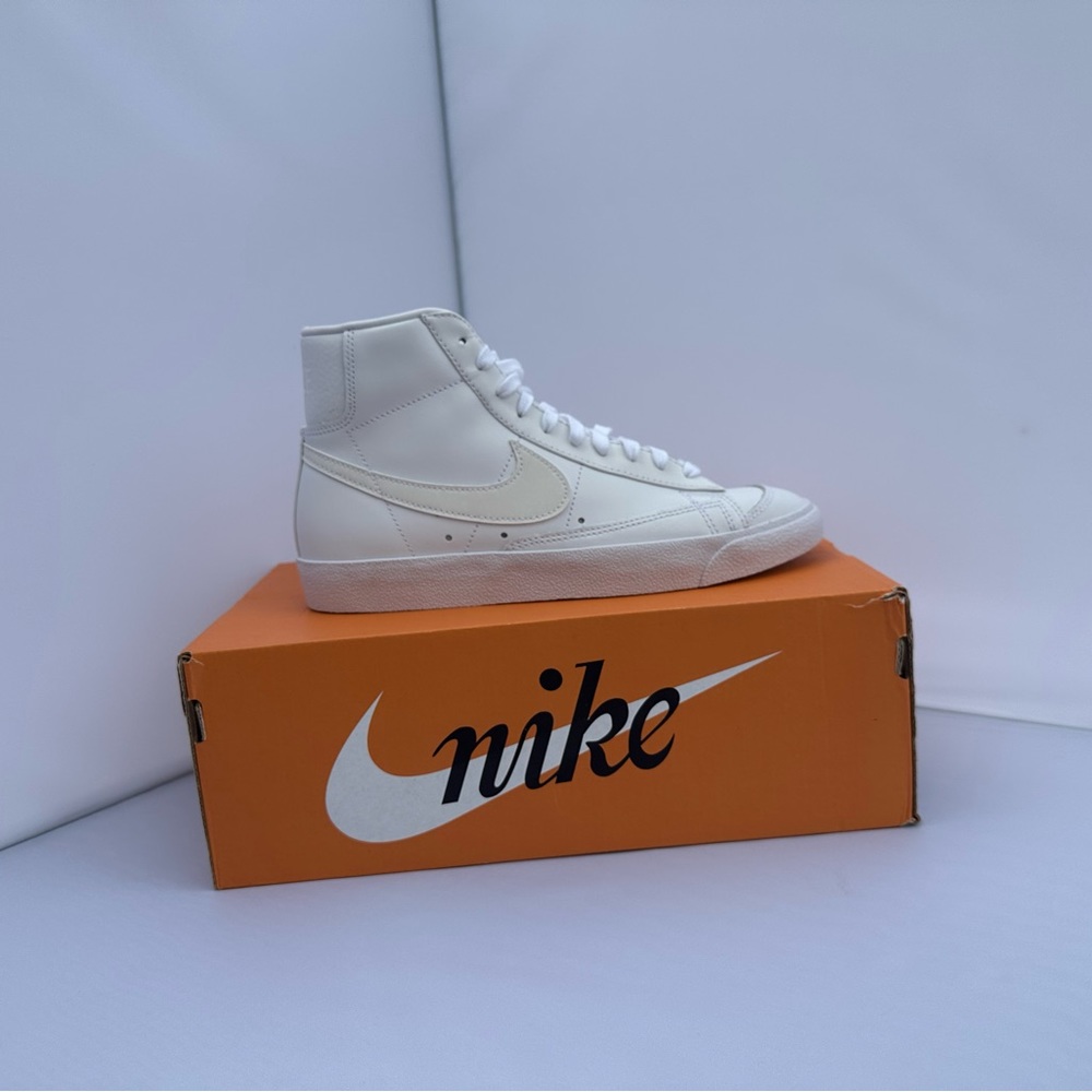 Nike White Blazer Mid ‘77 Sneakers - Picture 2 of 5